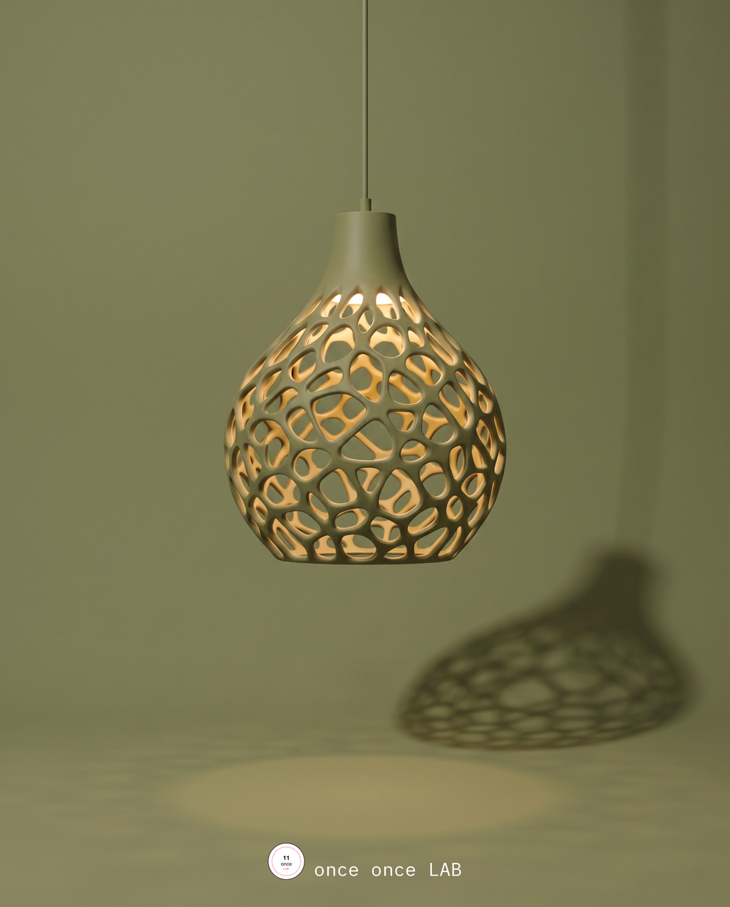 Lámpara Colgante Voronoi — Patrón Calado que Proyecta Luz (Verde)