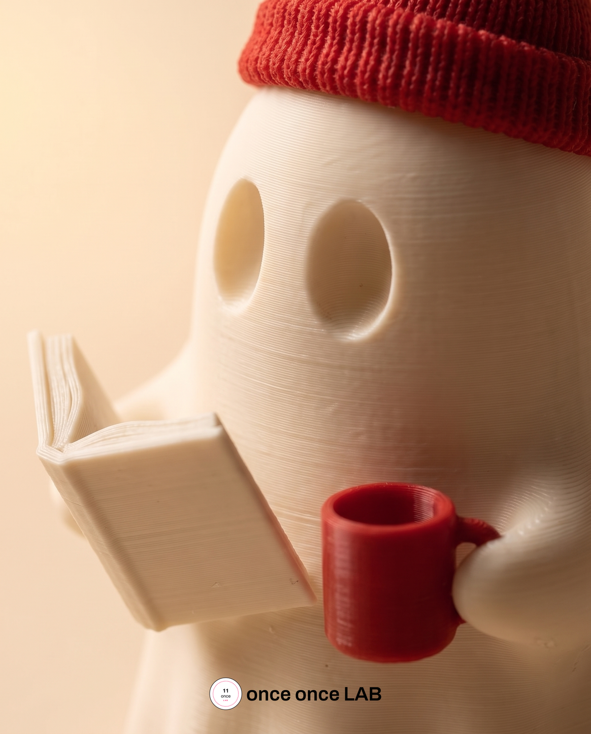 Fantasma Lector con Gorro — Figura Decorativa