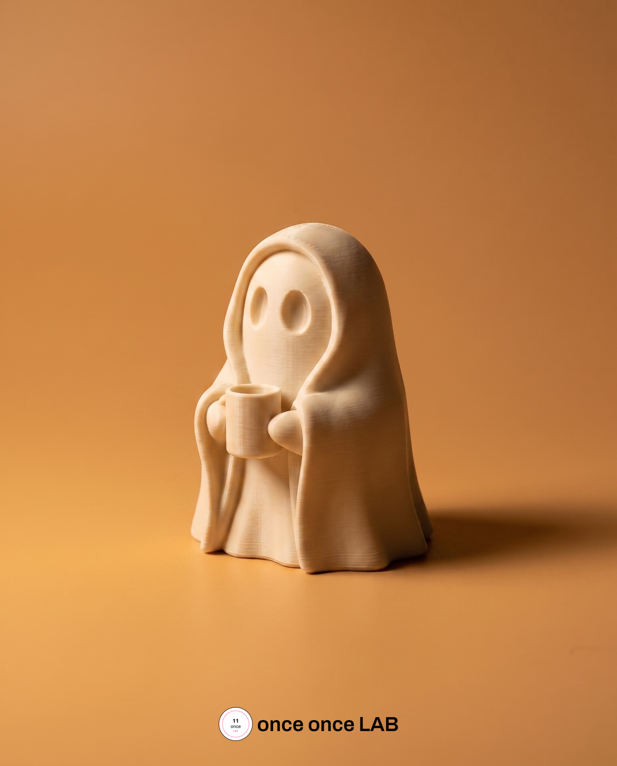 Fantasma con Cobija y Taza — Figura Decorativa Otoño