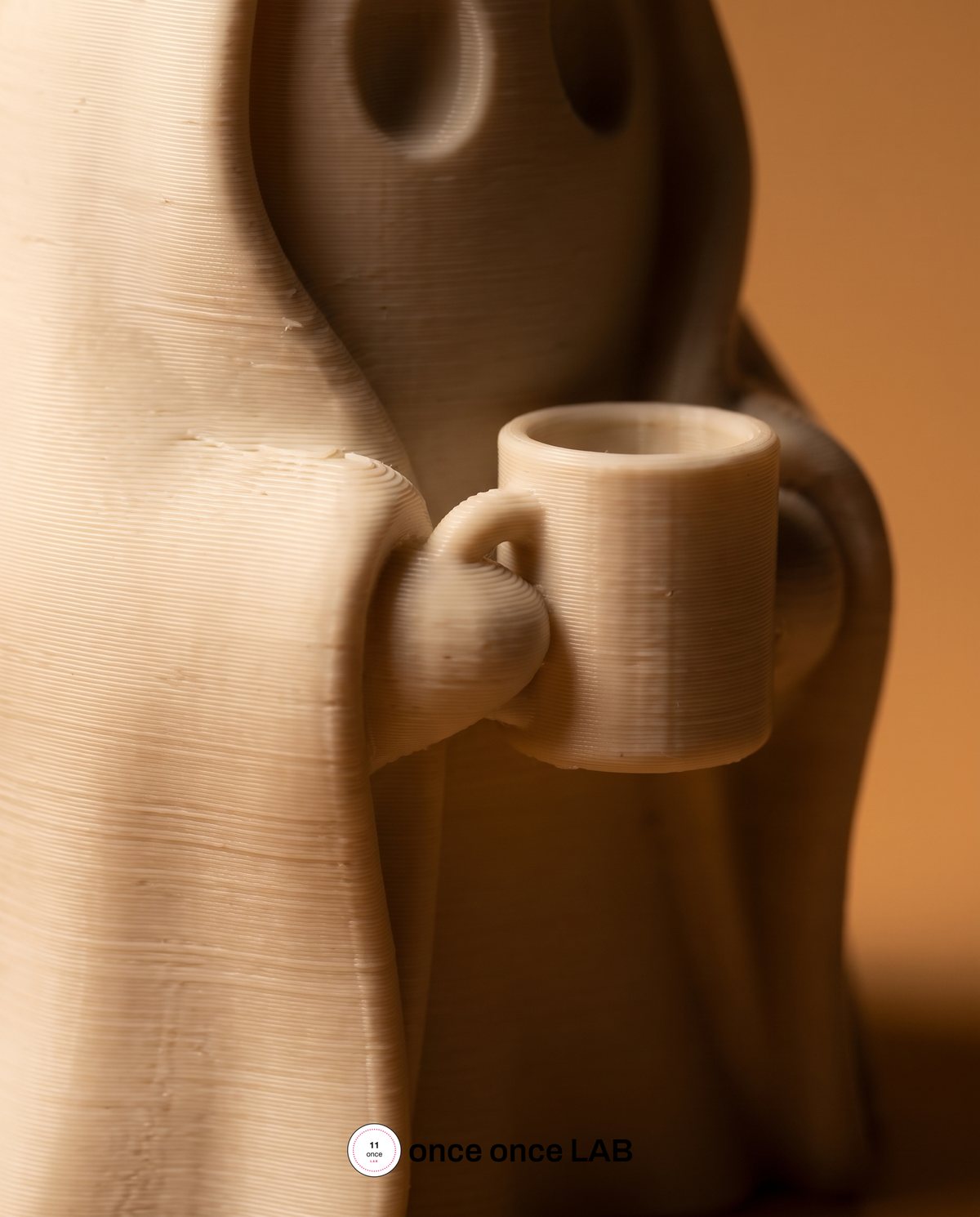 Fantasma con Cobija y Taza — Figura Decorativa Otoño