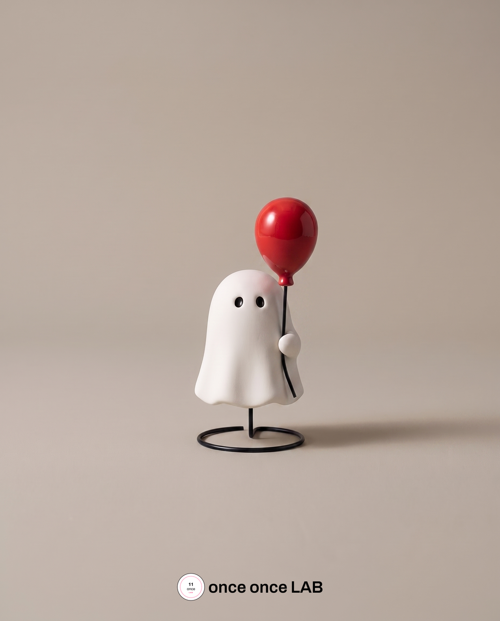 Fantasma con Globo — Figura Decorativa en Base