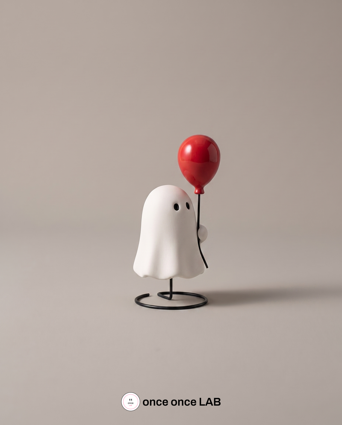 Fantasma con Globo — Figura Decorativa en Base