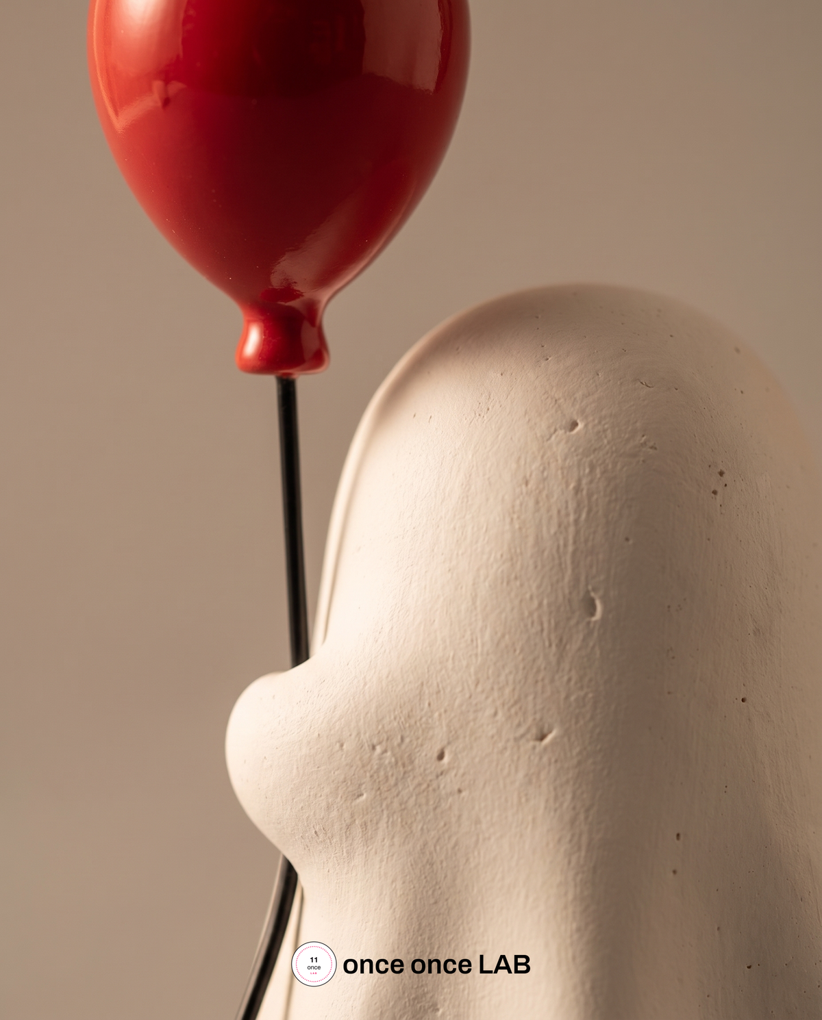 Fantasma con Globo — Figura Decorativa en Base